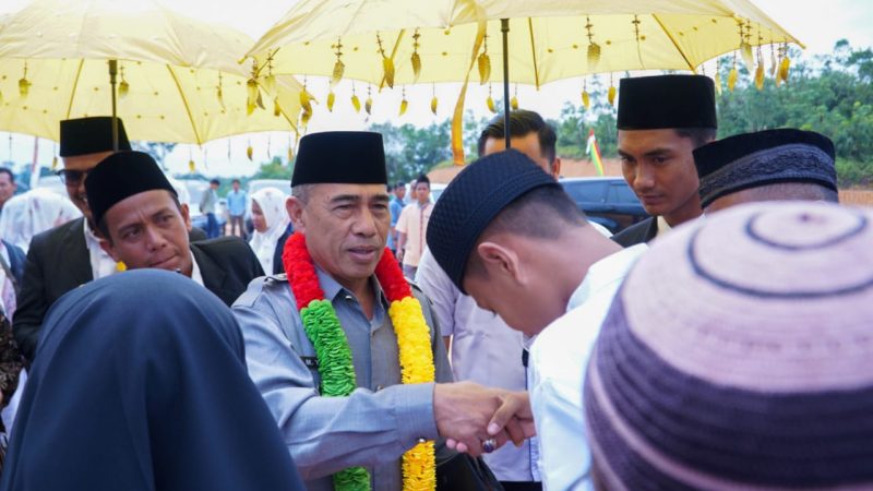Kadispora Kampar Muhammad Yasir lakukan Peletakan Batu Pertama Pembangunan Pondok Pesantren Ibadurrahman Desa Tanjung Alai