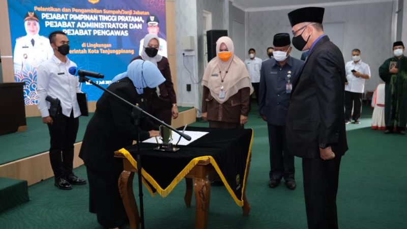 Wawako Lantik Sejumlah Pejabat di Lingkungan Pemko Tanjungpinang