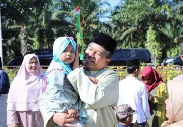 Bujang Kampung di Dosan, Bupati Siak Bawa Dokter Spesialis Buka Layanan Kesehatan Gratis