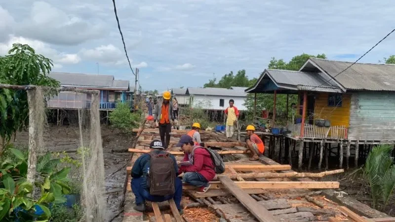 Dinas PUTR Perbaiki Jerambah Rusak di Desa Igal Mandah
