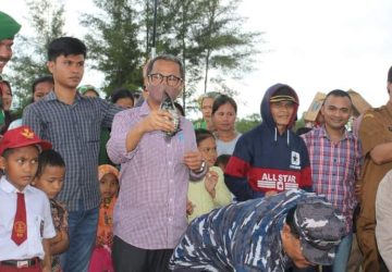 Bupati Nias Yaatulo Gulo, Laksanakan Pelepasan Anak Penyu Diperairan Kabupaten Nias