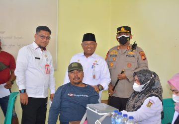 Memperingati HUT RI ke-77 dan HUT Riau 65, Pemda Kampar Gelar Vaksinasi dan Donor Darah Massal