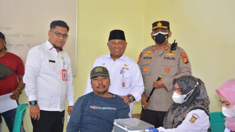 Memperingati HUT RI ke-77 dan HUT Riau 65, Pemda Kampar Gelar Vaksinasi dan Donor Darah Massal