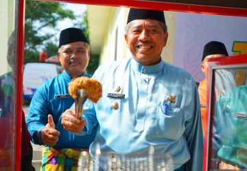 Bupati Siak Launching 100 Gerobak Z-Chicken pada kegiatan Bujang Kampung di Merempan Hilir