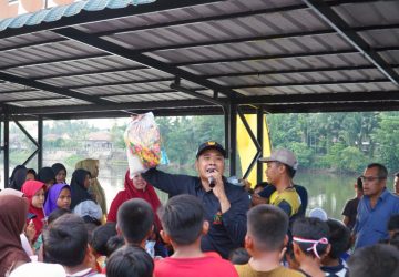 Ratusan Peserta Sepeda Sehat Santai Ikuti Semarak HUT RI ke-77 di Desa Naumbai