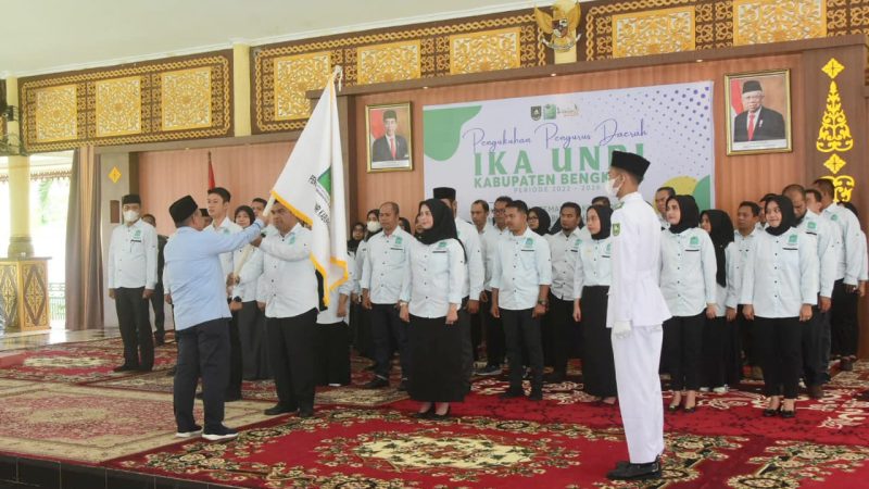 Bupati dan Wakil Bupati Bengkalis Menghadiri Pengukuhan Pengurus IKA UNRI, di Balai Kerapatan Wisma Sri Mahkota Bengkalis