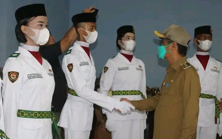 Bupati Nias Yaatulo Gulo, Kukuhkan Pasukan Paskibraka Kabupaten Nias Tahun 2022