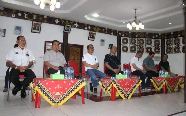 Secara Resmi, Bupati Nias Yaatulo Gulo Berangkatkan Tim PBVSI Nias Pada Kejuaraan Pra POVSU Sumatera Utara Tahun 2022