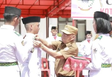 Wali Kota Kukuhkan Anggota Paskibraka Kota Gunungsitoli Tahun 2022