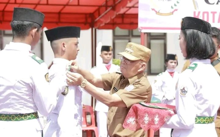 Wali Kota Kukuhkan Anggota Paskibraka Kota Gunungsitoli Tahun 2022
