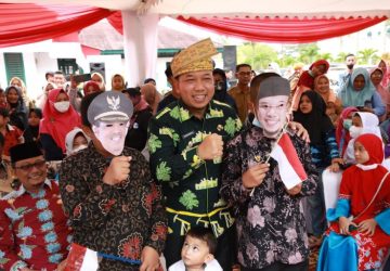 Wabup Husni Lepas Pawai Karnaval Peringati HUT RI 77
