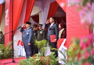 Pj Bupati Kampar Inspektur Upacara, Dinda Nabila Bawa Baki Sang Mera Putih