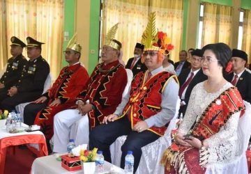 Bupati Nias Ya’atulo Gulo, SE, SH., M. Si Bertindak Sebagai Inspektur Upacara Pelaksanaan Upacara Peringatan Hari Kemerdekaan Republik Indonesia ke-77 Tahun