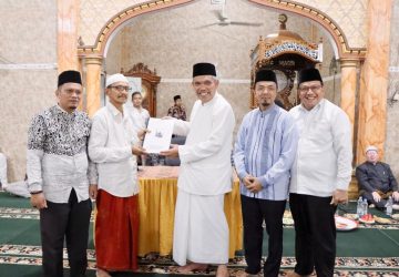 Dihadiri Langsung Dalang Nasional dari Solo, Pj. Bupati Kampar Buka Pagelaran Wayang Kulit HUT Desa Suka Mulya ke 36