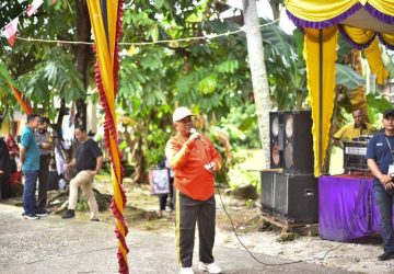 Sekda Kampar Lepas Gerak Jalan Santai Dalam Rangka Memeriahkan Hut RI ke-77 di Desa Tanjung Rambutan Kecamatan Kampar