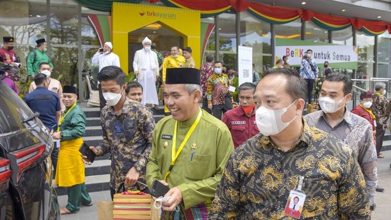 Pj Bupati Kampar Kamsol hadiri Launching Bank Riau Kepri Syariah oleh Wakil Presiden KH Ma’ruf Amin