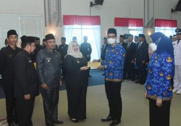 Sebanyak 84 Orang, Bupati Bengkalis Serahkan SK Pengangkatan PNS Formasi Tahun 2019