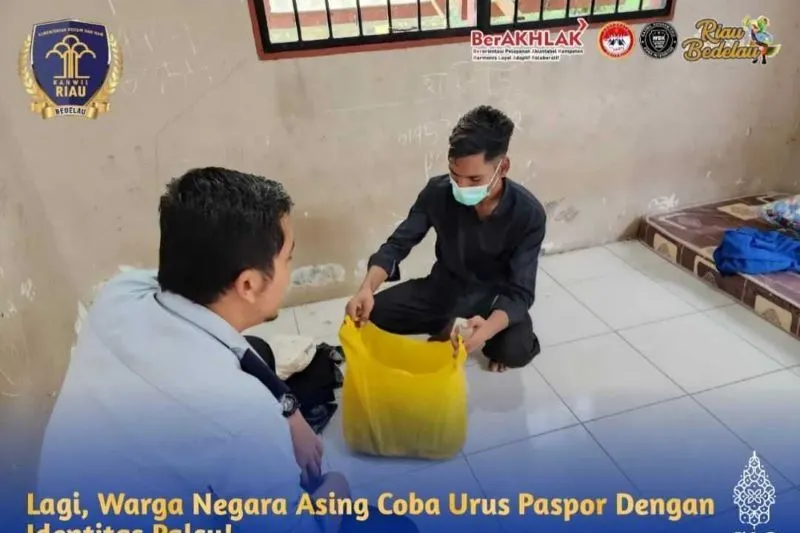 MFA berkebangsaan Bangladesh yang melakukan permohonan pembuatan paspor Republik Indonesia pada Selasa (2/8/2022) dengan menggunakan identitas palsu. ANTARA/HO-Humas Kemenkumham Riau