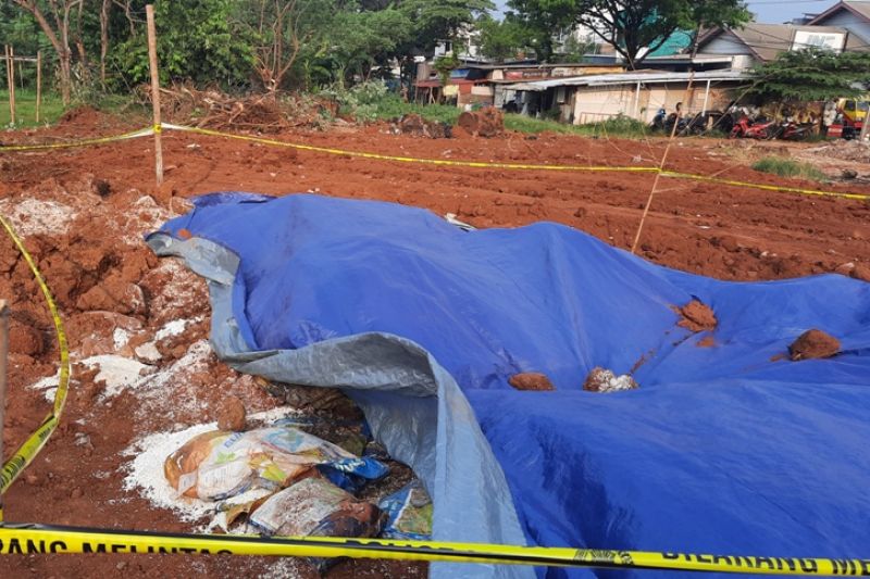 Beras yang dikubur di Depok Jawa Barat sebanyak 3,4 ton. ANTARA/Foto: Feru Lantara.