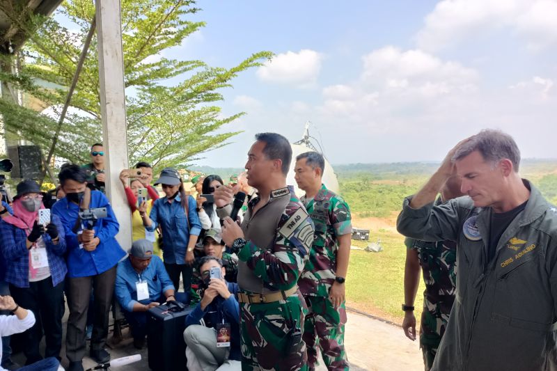 Panglima TNI saat menghadiri puncak latihan tempur Super Garuda Shield di Kabupaten OKU, Sumsel pada Jumat (12/8). ANTARA/Edo Purmana/22.