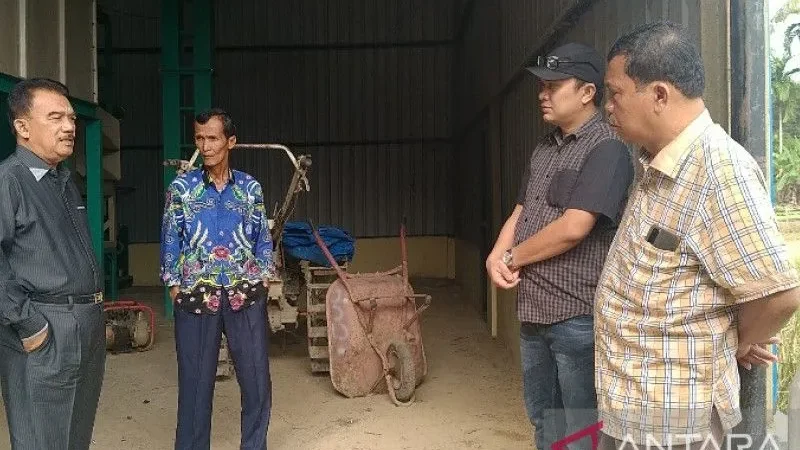 Mantan Bupati dan Mantan Ketua DPRD Kampar Bantu Program Ketahanan Pangan