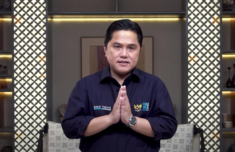 Menteri BUMN Erick Thohir menjawab pertanyaan media usai menghadiri Peluncuran Halaqah Fikih Peradaban yang digelar PBNU di Madrasah Aliyah Ali Maksum, Krapyak, Yogyakarta, Kamis (11/9/2022) (Foto Istimewa)