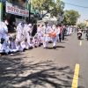Ratusan Siswa Bawa Bendera Sambut Kedatangan Jokowi