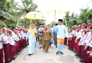 Kunjungan Bupati Kasmarni ke Desa Sekodi dan Palkun Disambut Antusias Masyarakat