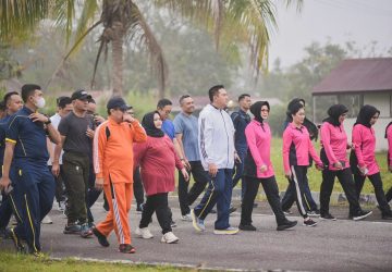 Bupati Kasmarni Ikut Jalan Sehat Bersama Kapolda Riau dan Forkopimda di PHR