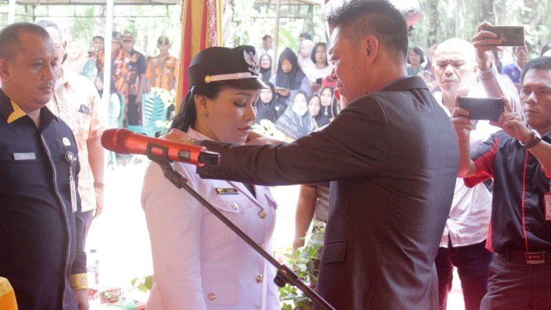 Resmi Dilantik, Bupati Rohil Minta Datin Penghulu Balam Jaya Turun ke Lapangan Serap Aspirasi Warga