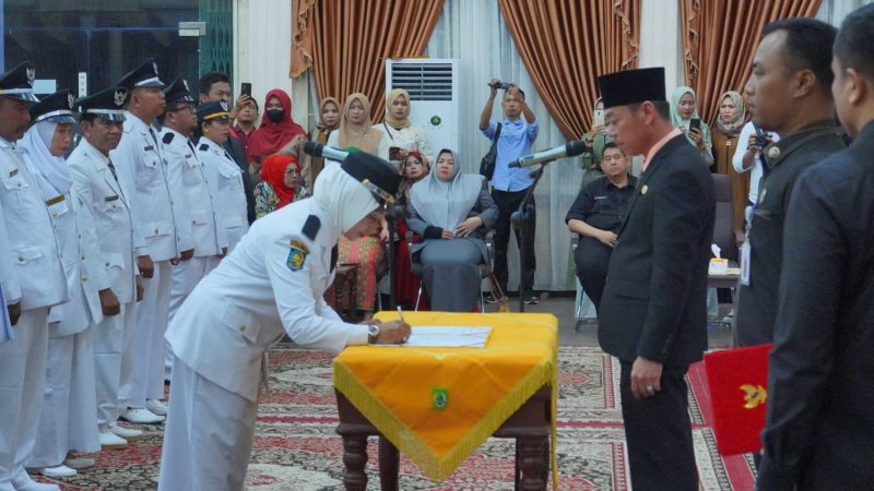 Lantik 35 Pejabat Penghulu, Bupati Rohil: Kehadiran Penghulu Harus Dirasakan Masyarakat Manfaatnya