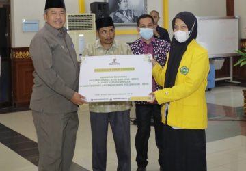 Bupati Alfedri Lepas 32 Mahasiswa Program Siak Cerdas BAZNAS Kabupaten Siak