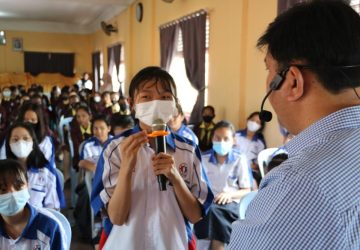 Kunjungi Tiga Sekolah di Bengkalis, Fajar Lase: Manfaatkan Teknologi untuk Pribadi dan Kepentingan Masyarakat Luas