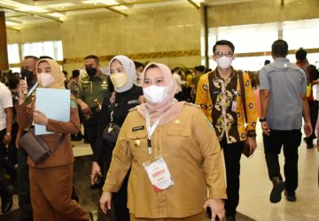 Hadiri Langsung Pengarahan Presiden RI, Bupati Kasmarni Siap Jalankan Instruksi