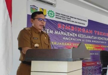 Wali Kota Sungai Penuh Ahmadi Buka Bimtek Sistem Manajemen Keselamatan Kontruksi