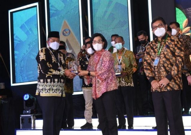 Bupati Alfedri Terima Penghargaan WTP 10 Kali Berturut-turut Dari Menkeu