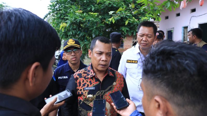 Tinjau Banjir, Pj Walikota Pekanbaru Bakal Maksimalkan Normalisasi Sungai dan Drainase