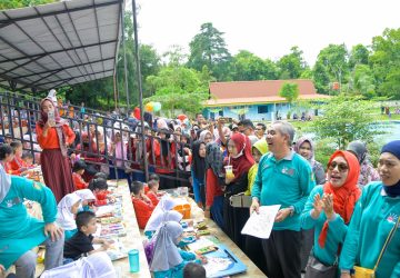 Dr. H. Kamsol, MM Apresiasi Auramedia Hadirkan Ratusan Anak TK untuk Berbagai Lomba di Stanum