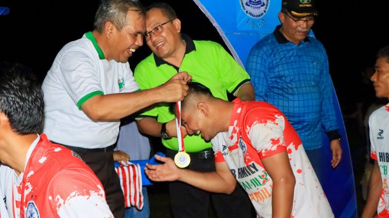Kalahkan Bukit Agung FC Turnamen Riau-Sumbar Pulau Payung Cup ke-32, PSPHW Gobah Berhak Piala Bergilir Pj Bupati Kampar