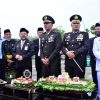 Bupati Bengkalis diwakili Sekretaris Daerah Bengkalis H. Bustami HY mengikuti upacara peringatan HUT TNI Ke-77