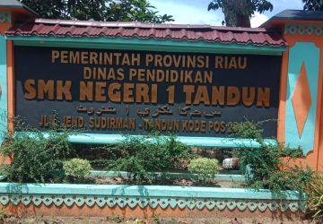 Oknum Guru SMK Negeri 1 Tandun di Duga Memukul Siswa dan Menghina Agama