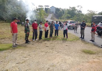 Jelang Kegiatan Merah Putih Tapal Batas, Satgas Pamtas Yonif 645/Gty Melaksanakan Karya Bhakti Pembersihan