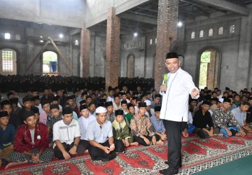 Pj Bupati Kampar ; Dengan Bekal Imtaq, Lulusan Pesantren Generasi Pemimpin Masa Depan Bangsa