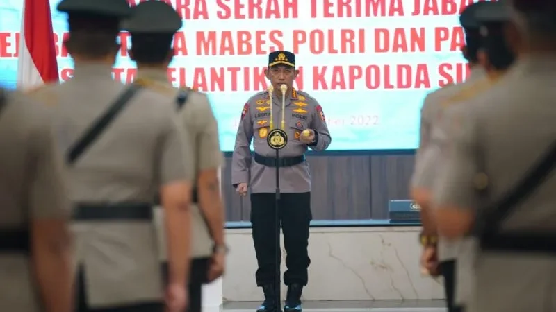 Kapolri Tugaskan Kapolda Kembalikan Kepercayaan Publik Polri