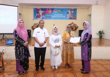 Warga dari Tujuh Kecamatan Mengikuti Pelatihan Ecoprint di Siak, Peserta Antusias