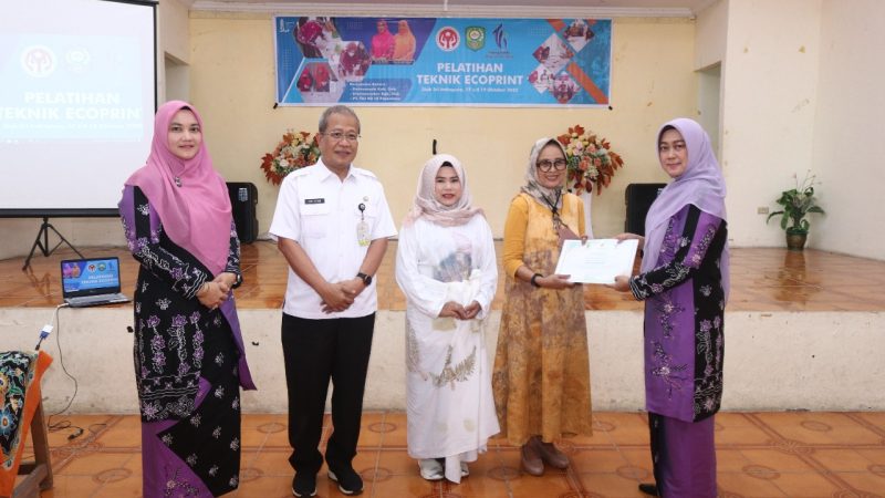 Warga dari Tujuh Kecamatan Mengikuti Pelatihan Ecoprint di Siak, Peserta Antusias