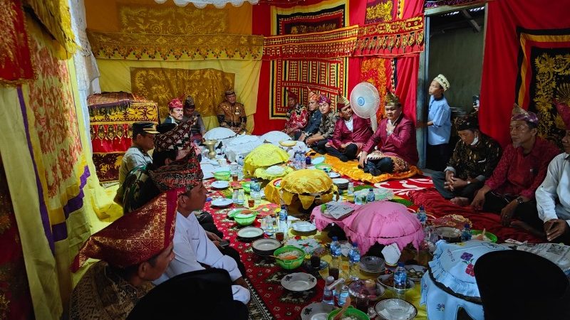 Anjau Silau, Masyarakat Marga Buay Belunguh Kotaagung Tanggamus Sambut Kedatangan Sai batin Puniakan M. Yanuar Firmansyah Suttan Junjungan Sakti ke-27 Paksi Buay Belunguh Pak Sipak Skala Brak