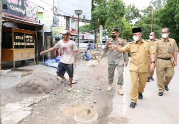 Pj Bupati Tinjau Pengerjaan Penataan Jalan Menuju PJS dan Minta Kontraktor Bekerja Sesuai Spek