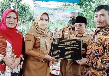 Bupati Tanggamus Meresmikan Pembangunan Jalan Usaha Tani di Kecamatan Sumberejo