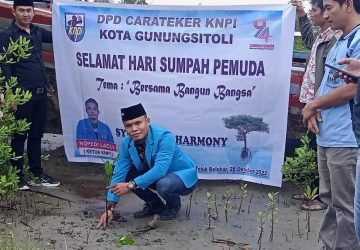 Maknai Sumpah Pemuda ke-94, Caretaker DPD KNPI Gunungsitoli Sediakan 200 Bibit Mangrove